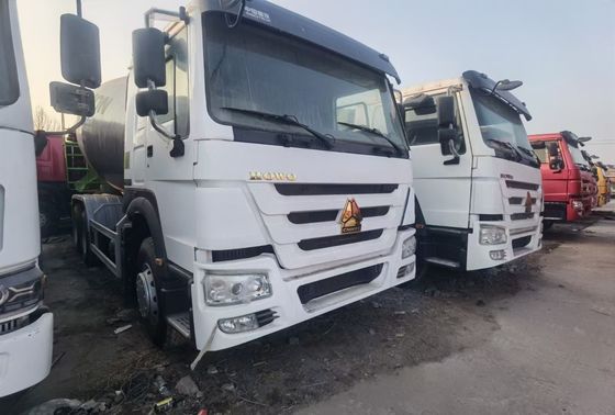 Used HOWO transport vehicles and used Zoomlion mixing tanks