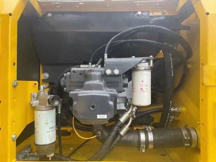 PC220 Used Komatsu Excavator 23 Tons 1 Cubic Meters For Any Construction Project