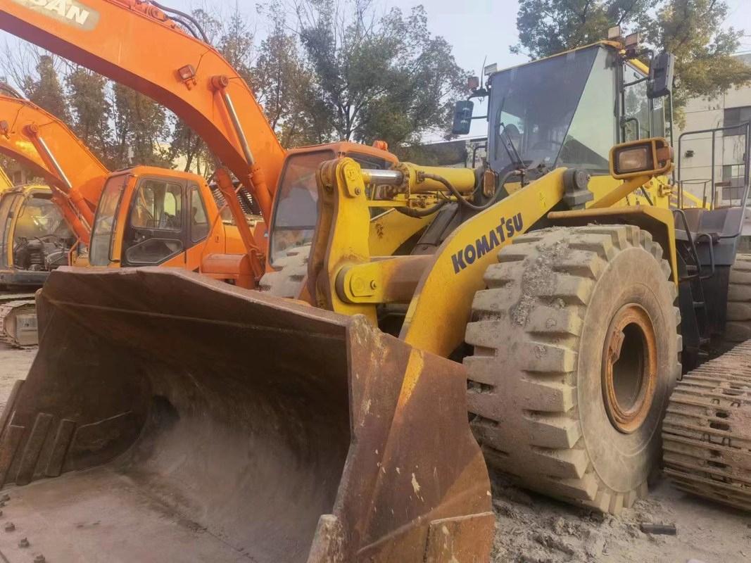 High Quality Used Komatsu WA470 Loader From China For Sale At A Low Price