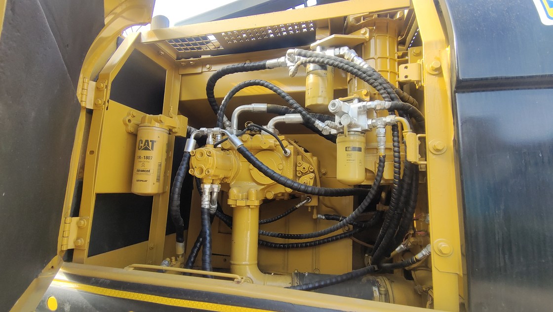 Great value offer: Used Cat 325 CL excavator for sale, in good condition