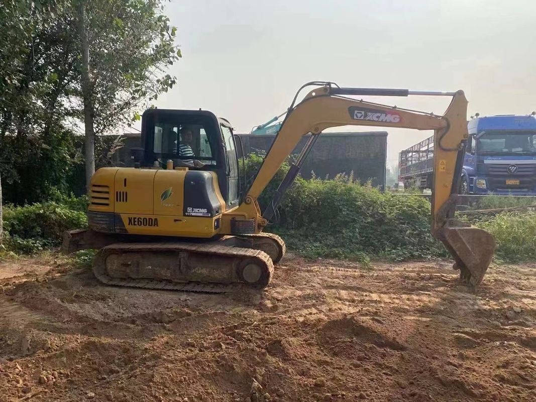 The used road construction machinery XCMG75 excavator is in good condition