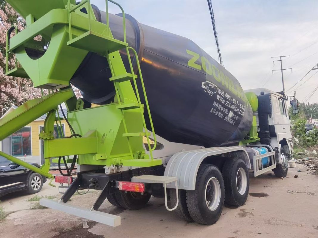 Used HOWO transport vehicles and used Zoomlion mixing tanks