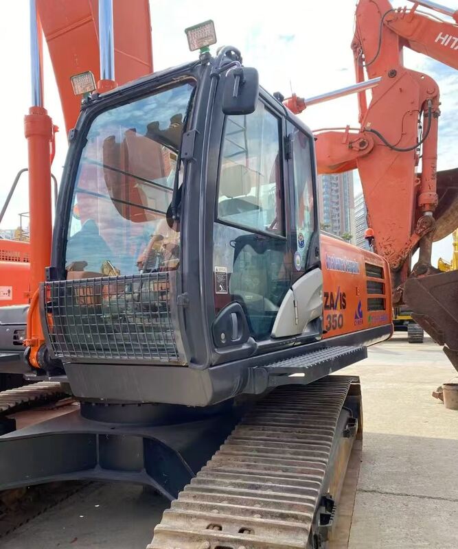 Hitachi 350-5G excavator from Japan, suitable for large-scale mineral mining in Africa