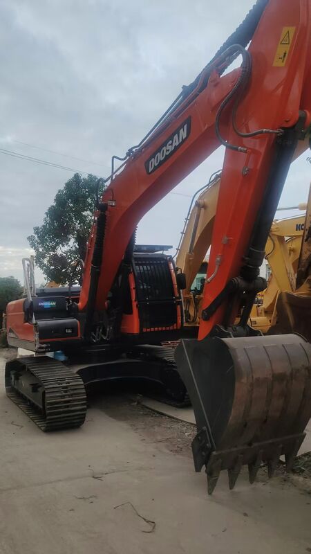 High Cost-Effective Used Doosan DX225LC Excavator 22000 kg for Earthwork and Stone Engineering