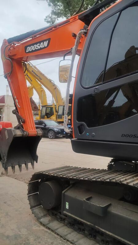 High Cost-Effective Used Doosan DX225LC Excavator 22000 kg for Earthwork and Stone Engineering