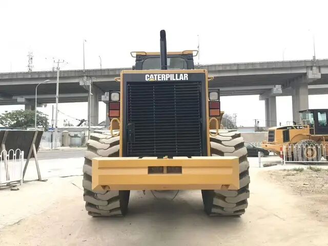 Popular second-hand wheel loaders CAT 966F, CAT 966H, and 950F for sale in Japan
