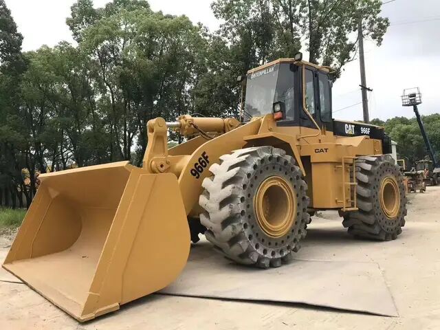 Popular second-hand wheel loaders CAT 966F, CAT 966H, and 950F for sale in Japan