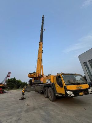 Chinese XCMG Crane XCA300, 300 Ton Used Truck Cranes
